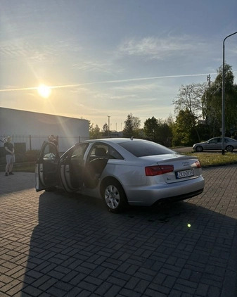 Audi A6 cena 39999 przebieg: 340000, rok produkcji 2011 z Sianów małe 137